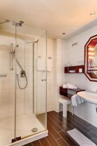 Koupelna v ubytování Akzent Hotel Löwen
