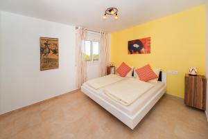 Postel nebo postele na pokoji v ubytování Apartamentos Mar y Sol