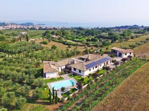 Bazén v ubytování Holiday Home Borgo Sacramento by Interhome nebo v jeho okolí