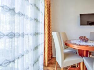Posezení v ubytování Apartment File-2 by Interhome + 12 fotografií