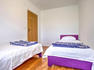 Postel nebo postele na pokoji v ubytování Apartment File-2 by Interhome