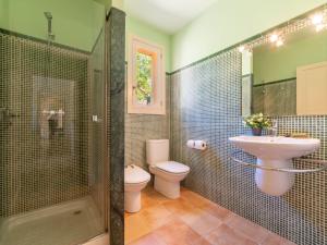 A bathroom at Villa Son Maguet by Interhome