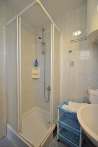 Kúpeľňa v ubytovaní Holiday Home Gloria by Interhome