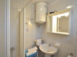 Kúpeľňa v ubytovaní Holiday Home Gloria by Interhome
