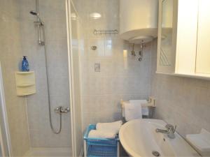 Kúpeľňa v ubytovaní Holiday Home Gloria by Interhome