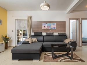 Posezení v ubytování Holiday Home Mikac by Interhome
