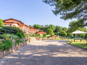 Vonkajšia záhrada v ubytovaní Apartment Residenza Agrifoglio-15 by Interhome
