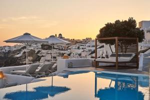 Bazén v ubytování Katikies Kirini Santorini - The Leading Hotels Of The World nebo v jeho okolí