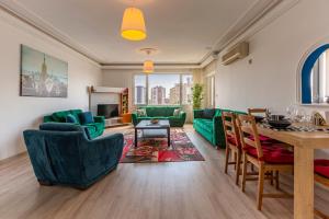 A seating area at Melissas Suites Lara