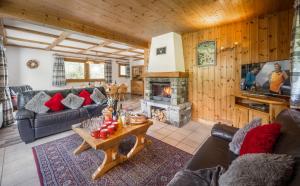 Gallery image of Chalet Himalaya , 10 Person Chalet with 5 ensuite bedrooms and outdoor jacuzzi in Meribel Centre in Méribel