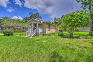 Zahrada ubytování 16 Mi to Disney Cottage with Deck in Winter Garden