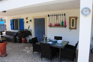 Gallery image of Casa Azul self-catering apartment with gorgeous biological swimming pool in Avelar