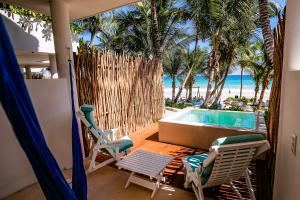 Bazén v ubytování Cabanas Tulum- Beach Hotel & Spa nebo v jeho okolí