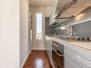 Kuchyňa alebo kuchynka v ubytovaní Penthouse center