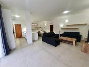 A kitchen or kitchenette at Alba Serena