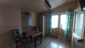 Posedenie v ubytovaní APARTAMENT DOMEK CAŁOROCZNY