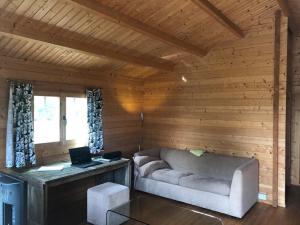 Zona de estar de Beautiful 3-Bed Cottage in Tipperary