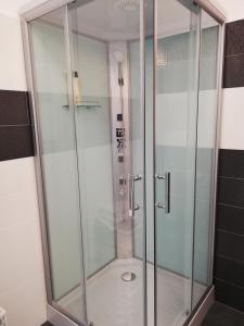 A bathroom at Nordic style Apartaments Floresti