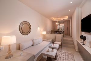 Gallery image of Ydor Hotel & Spa in Vourkari