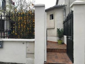 Το κτήριο όπου στεγάζεται  το διαμέρισμα