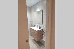 A bathroom at Apartamento recién reformado en Barakaldo Még 5 kép