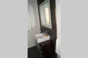 A bathroom at As Campanillas
