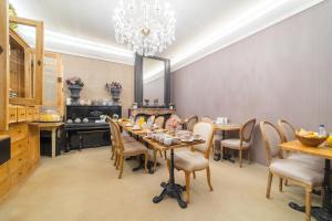 Posezení v ubytování Hotel Het Gheestelic Hof by CW Hotel Collection