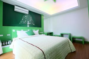 Uma cama ou camas num quarto em Edinburgh 16 Inn