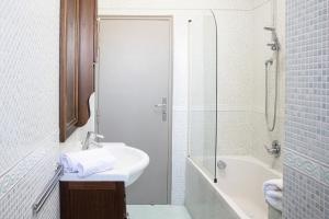 Ένα μπάνιο στο Cota Holidays House +37 φωτογραφίες