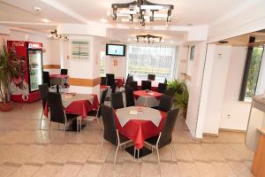 Restaurace v ubytování Plus Hotel