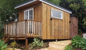 Gallery image of The Monarch Cabin in Whangarei