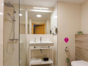Kúpeľňa v ubytovaní VacationClub – Seaside Apartament 451