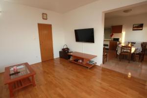 Μια τηλεόραση ή/και κέντρο ψυχαγωγίας στο Apartments A&G