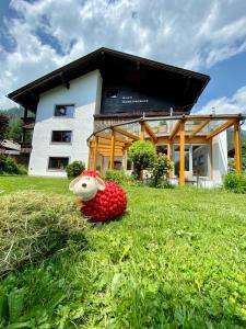 Vonkajšia záhrada v ubytovaní Apartments Hohenberger Mallnitz - Mein Platz in den Bergen!
