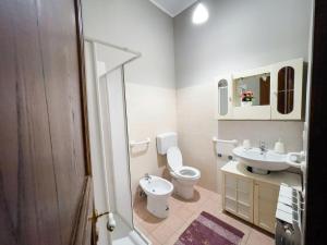 Kúpeľňa v ubytovaní Dolmen House + 33 fotografií