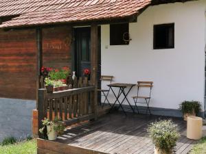 En balkong eller terrasse på Uvac Griffon