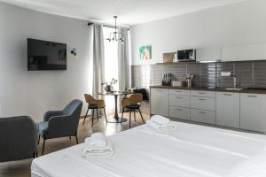 Kuchyň nebo kuchyňský kout v ubytování Dolac apartments