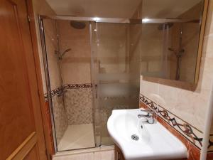 Ein Badezimmer in der Unterkunft Costa Caribe II Nº 1028