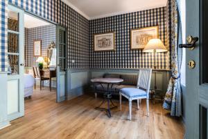 Gallery image of Caf&eacute; de Paris in Aix-en-Provence