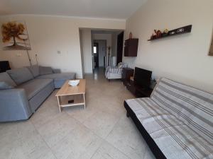 Φωτογραφία από το άλμπουμ του ALIVERI FLAT WITH SEA VIEW στο Αλιβέρι