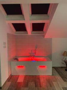 Gallery image of Hotel De La Crois&eacute;e in Poncin