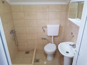 Bilik mandi di Apartmani Vila Ebra