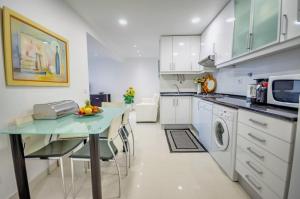 Nhà bếp/bếp nhỏ tại Apartamentos 7 Saias Marginal