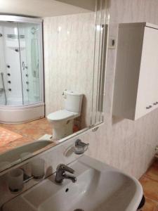 A bathroom at Villa Barcelona