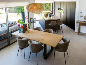 Kuchyňa alebo kuchynka v ubytovaní Villa El Refugio by Interhome + 37 fotografií