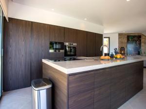 Kuchyňa alebo kuchynka v ubytovaní Villa El Refugio by Interhome