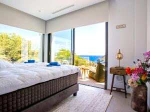 Posteľ alebo postele v izbe v ubytovaní Villa El Refugio by Interhome