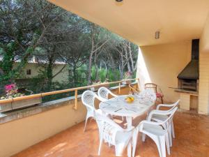 Fotografie z fotogalerie ubytování Apartment Porta de Golf AI by Interhome v destinaci Pals