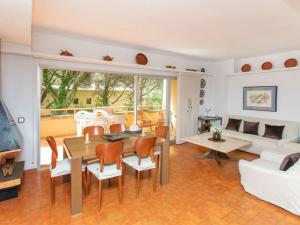 Fotografie z fotogalerie ubytování Apartment Porta de Golf AI by Interhome v destinaci Pals