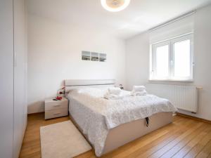 Postel nebo postele na pokoji v ubytování Apartment Kvarner house-1 by Interhome